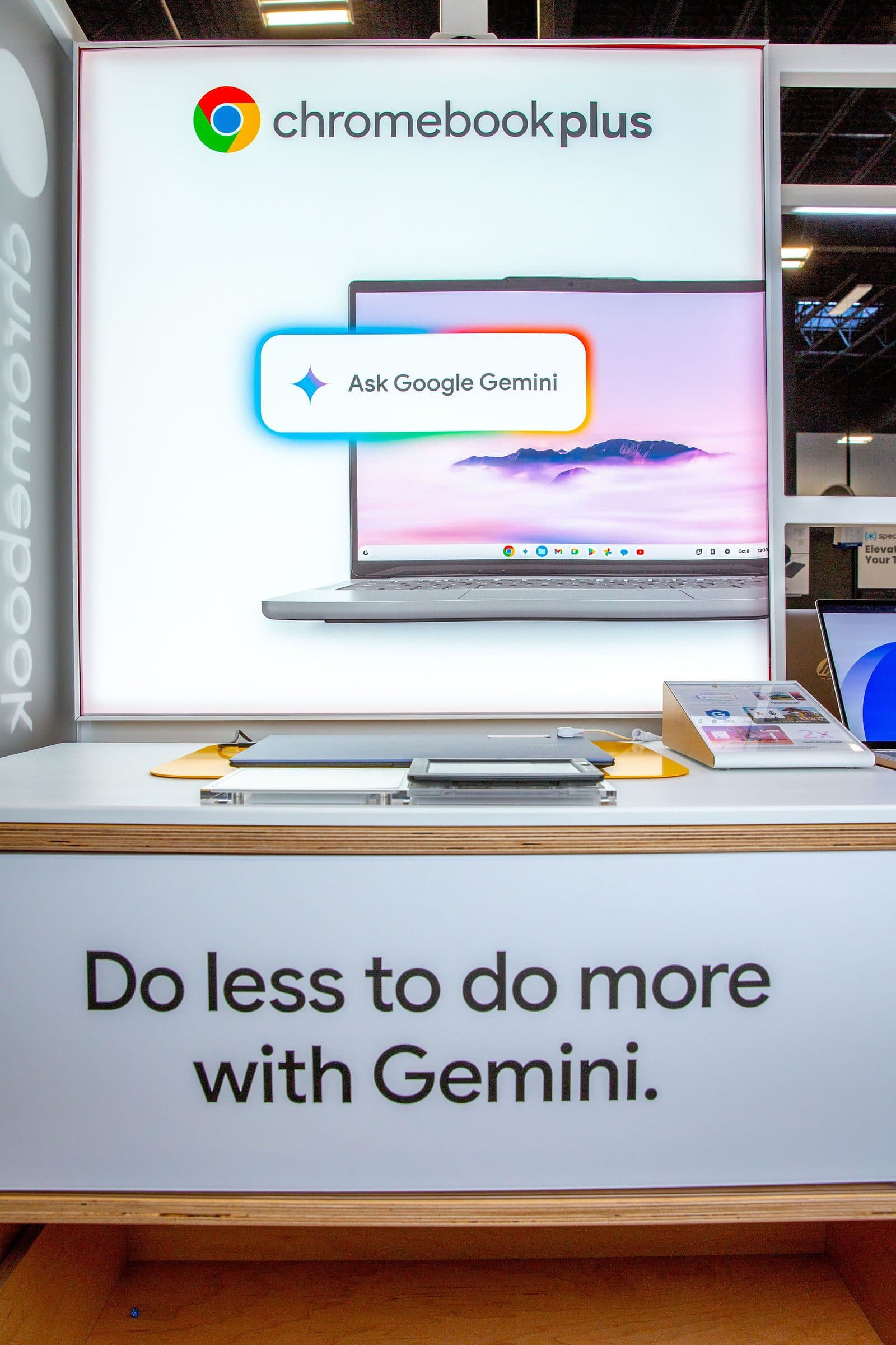 Chromebook, Chromebook at Best Buy, photo 4