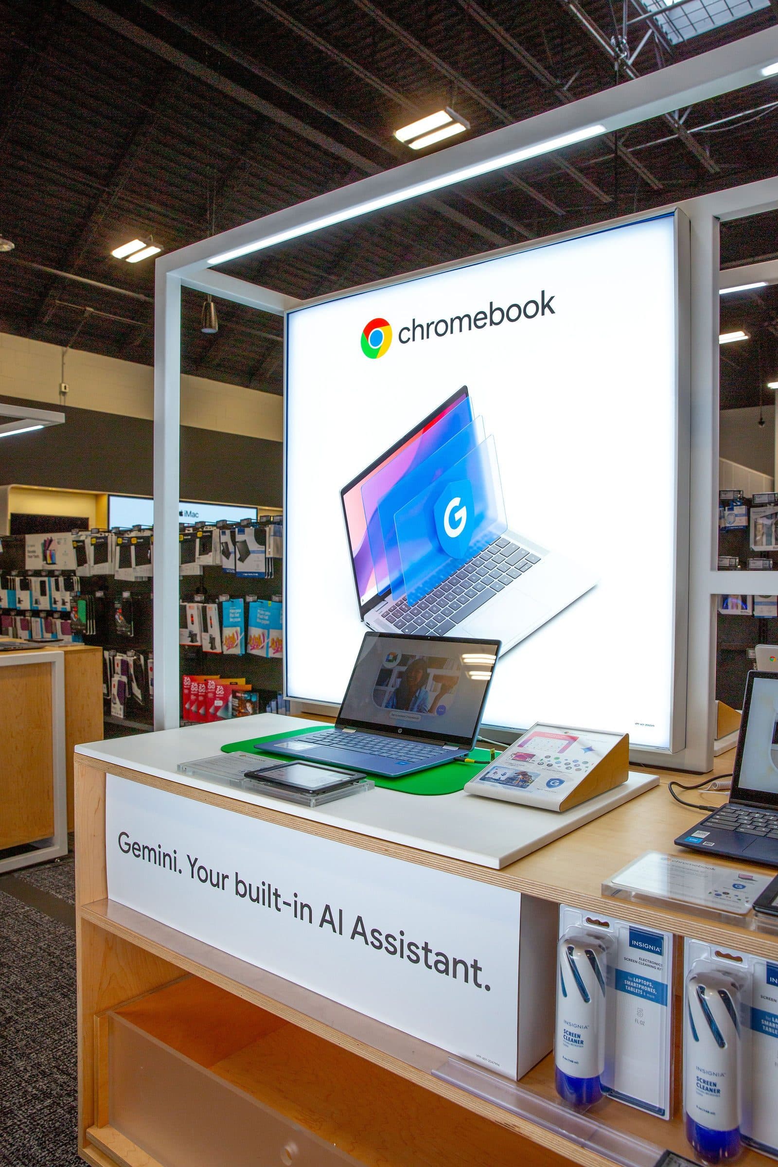 Chromebook, Chromebook at Best Buy, photo 1