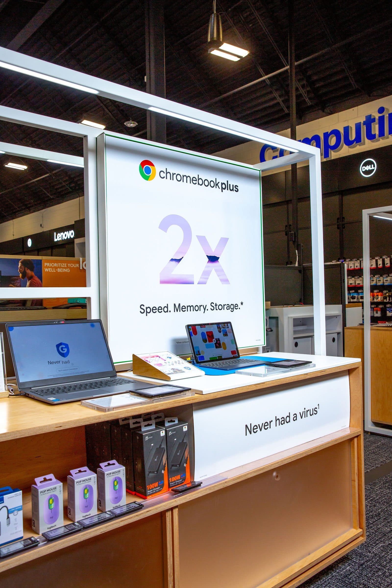 Chromebook, Chromebook at Best Buy, photo 3
